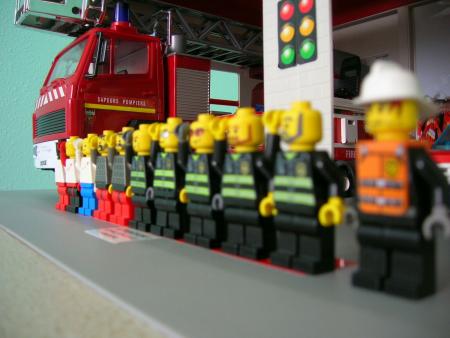 Tout au fond � gauche je vous pr�sente l'infirmier,les deux m�decins et la section grep et feu